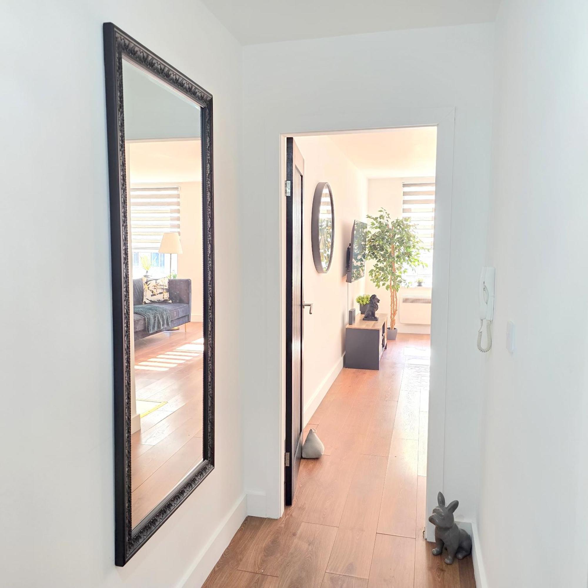 The Hidden Chapter 2 Bedrooms By Bevolve Manchester