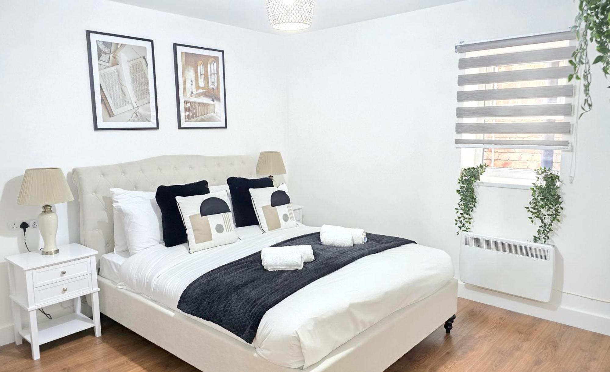 The Hidden Chapter 2 Bedrooms By Bevolve * Manchester